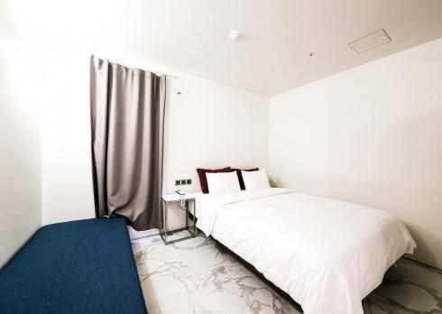 Hotel Elephant Shower Jinju Exterior foto