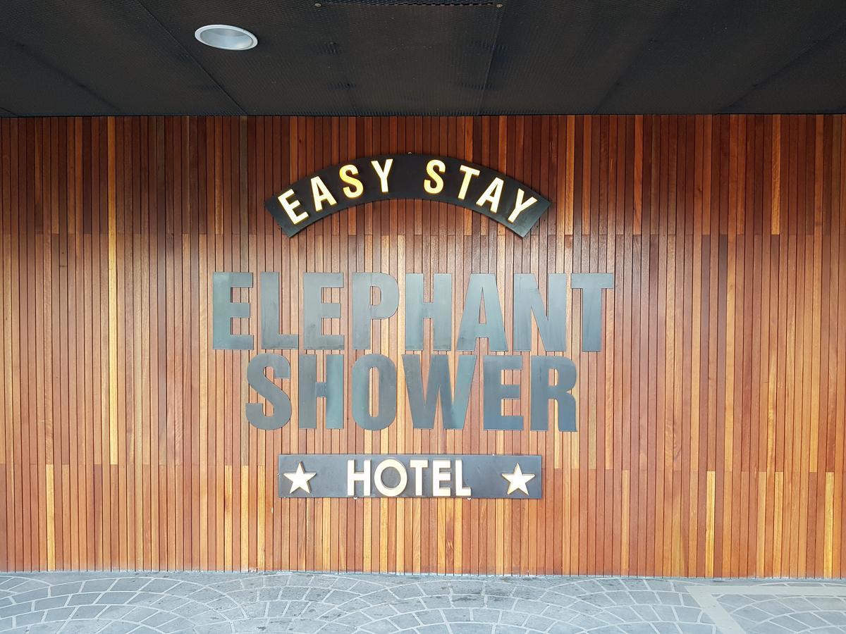 Hotel Elephant Shower Jinju Exterior foto